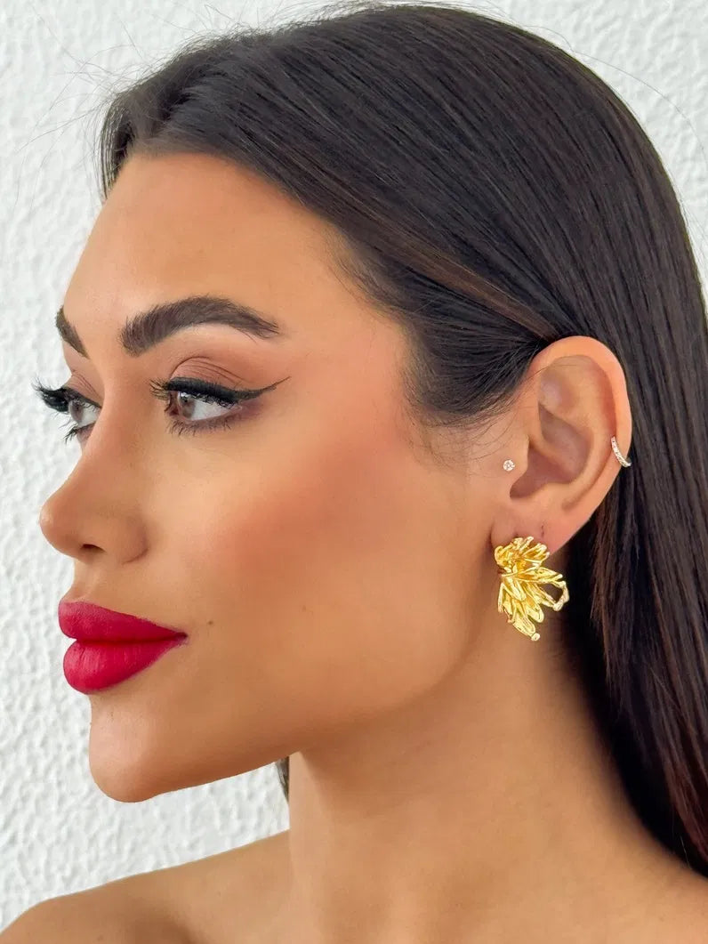 Brinco Folheado a Ouro 18k e Prata Meia Flor - Ouro