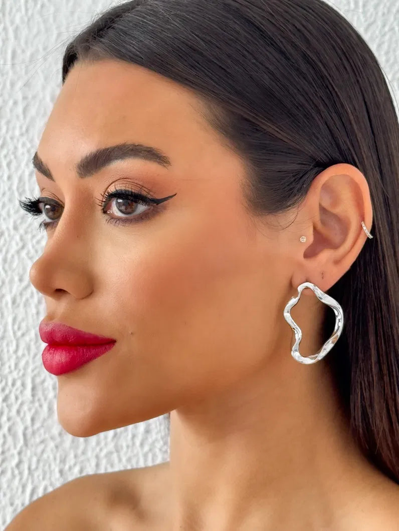Brinco Folheado a Ouro 18k e Prata Forma Orgânica Vazada - Prata