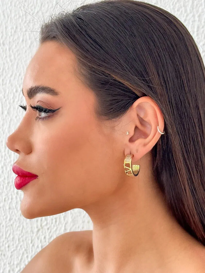 Brinco Folheada a Ouro 18k e Prata 925 Argola Cravejada Inspiração Grandes Marcas - Ouro