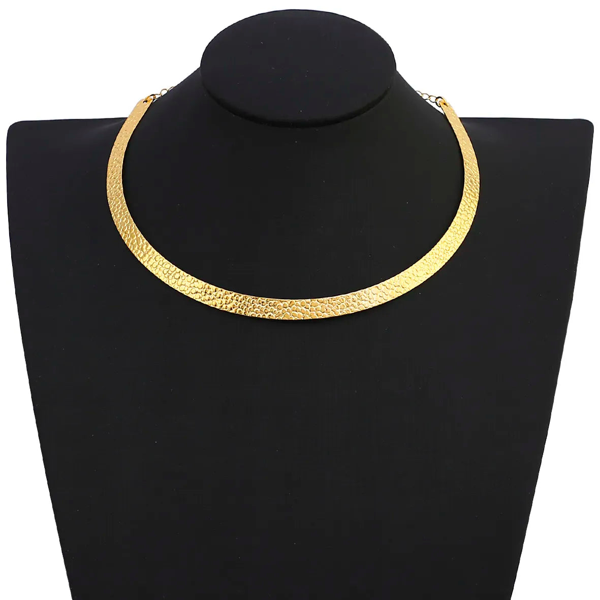 Colar Choker Aro Rígido Fio Detalhe Texturizado Folheado Ouro 18k