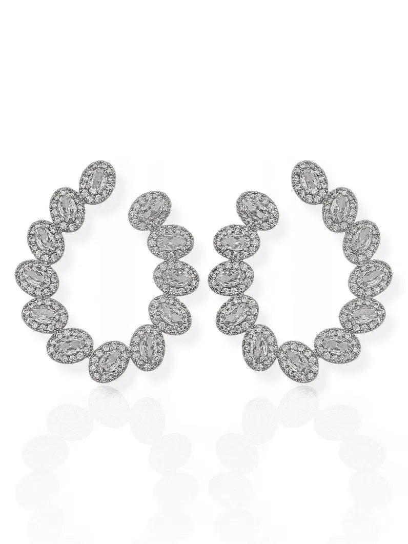 Brinco Folheado a Ouro 18k e Prata Oval Vazado Com Zircônia e Cristal - Prata