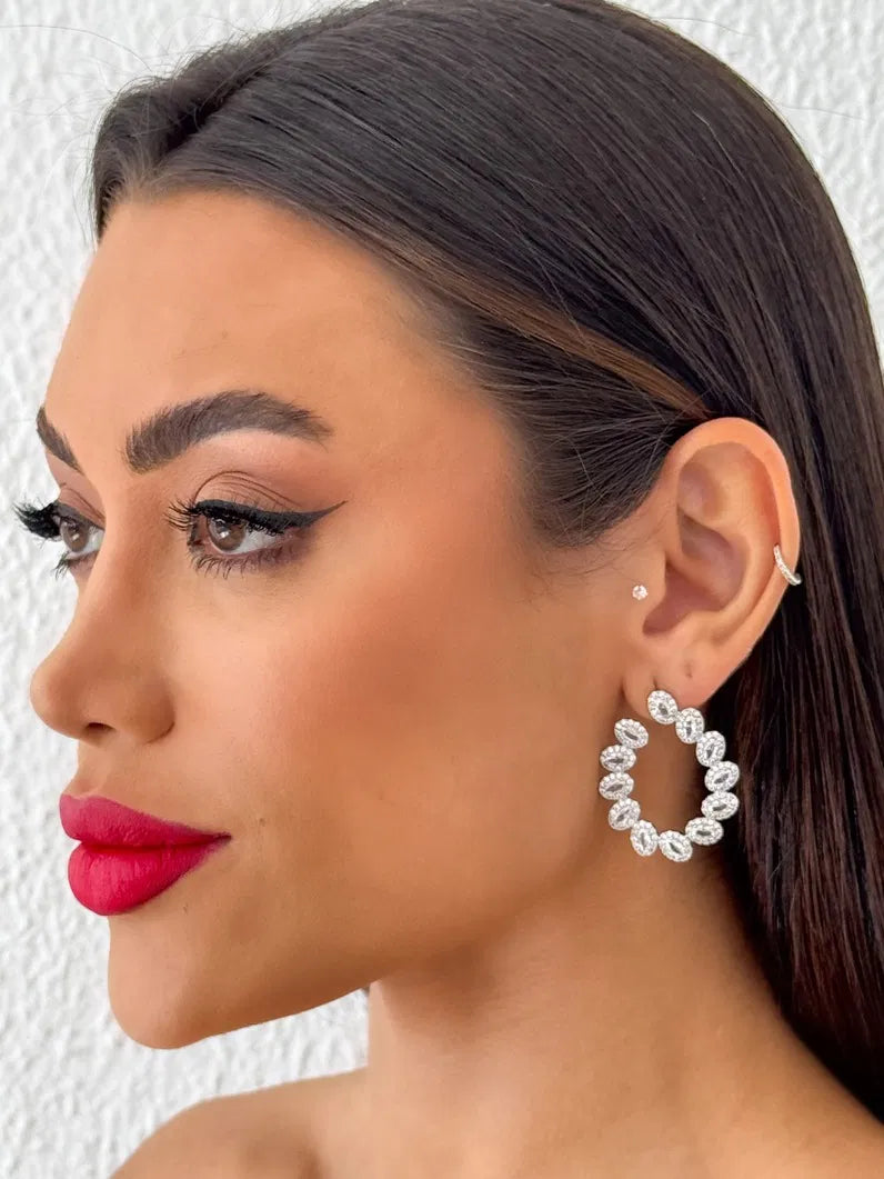 Brinco Folheado a Ouro 18k e Prata Oval Vazado Com Zircônia e Cristal - Prata