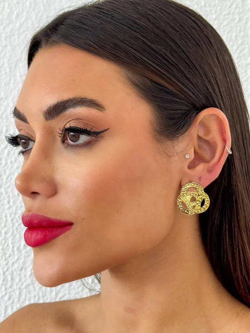 Brinco Folheado a Ouro 18k Círculos Martelados