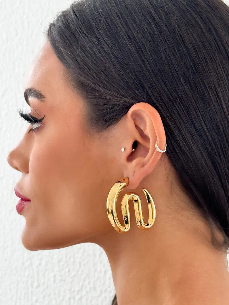Brinco Folheado a Ouro 18k e Prata Ondulado - Ouro