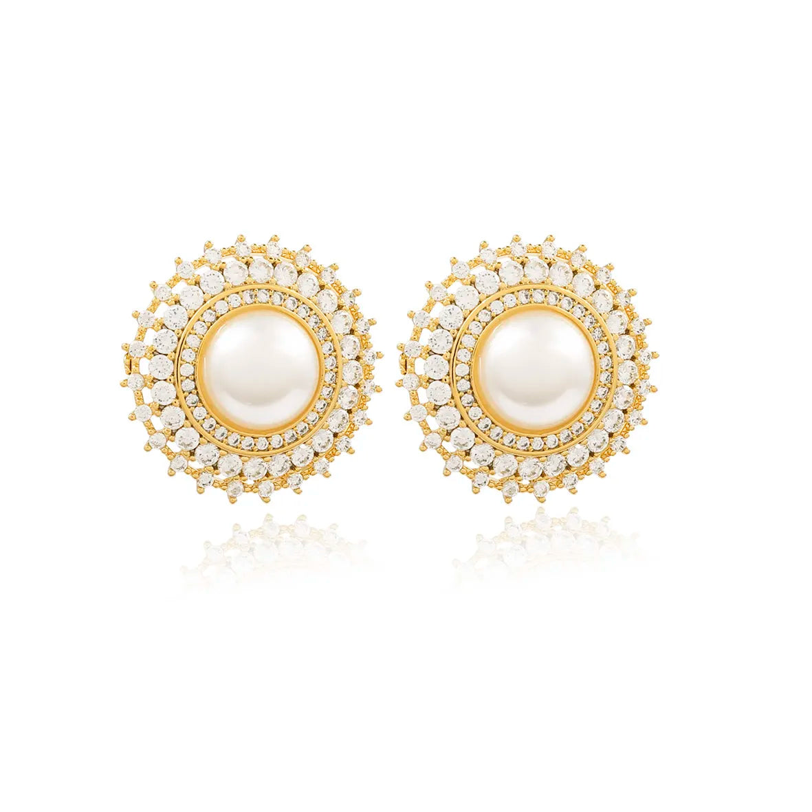 Brinco Médio Redondo com Pérola e Zircônias Folheado a Ouro 18k