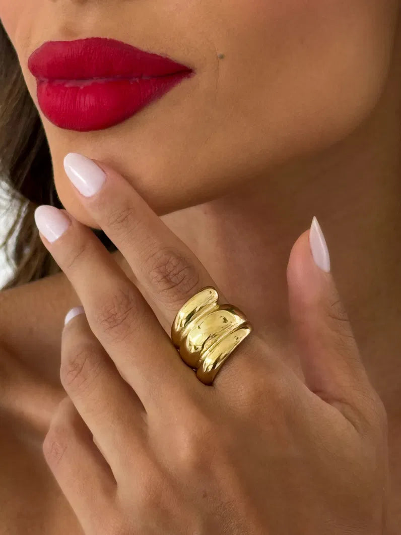 Anel Aço Inoxidável Folheado a Ouro 18k Design Orgânico