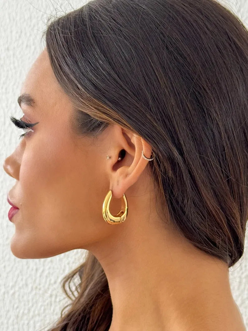 Brinco Folheado a Ouro 18k e Prata Argola Oval Lisa - ouro