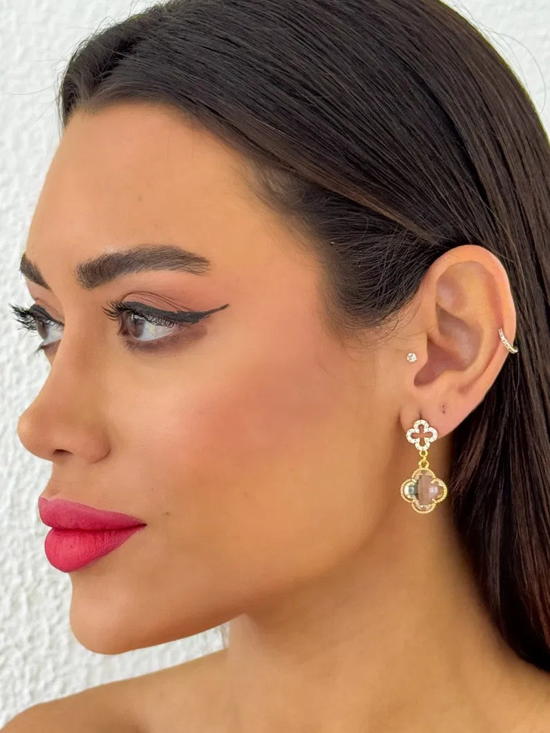 Brinco Folheado a Ouro 18k Inspiração Vg. Cravejado - Transparente