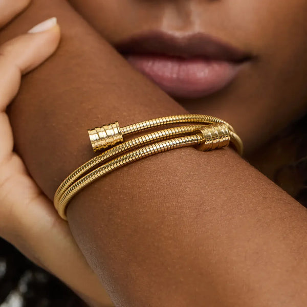 Bracelete Twister Regulável Banhado em Ouro 18k