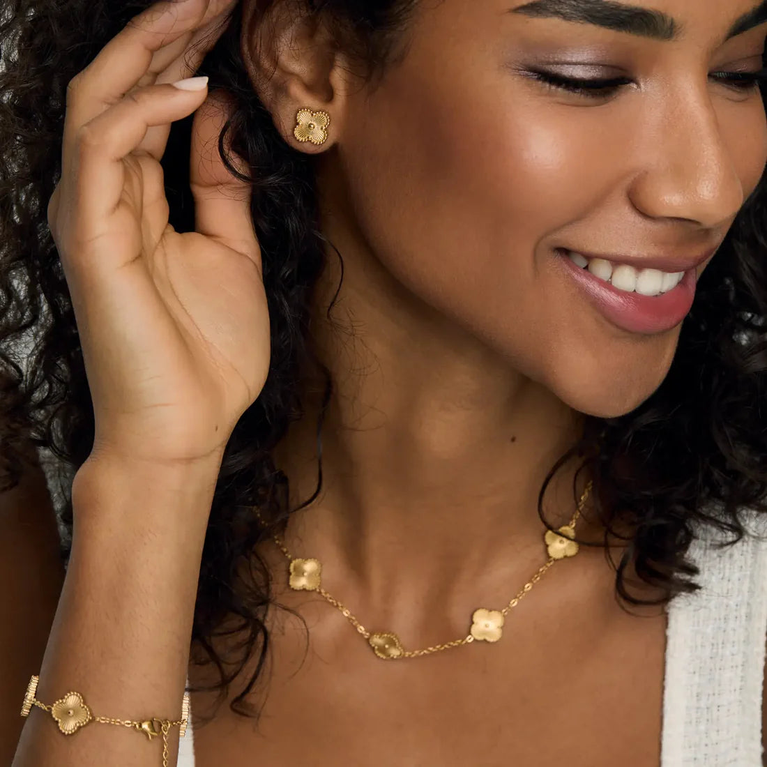 Pulseira Trevo Dourado Banhado em Ouro 18k